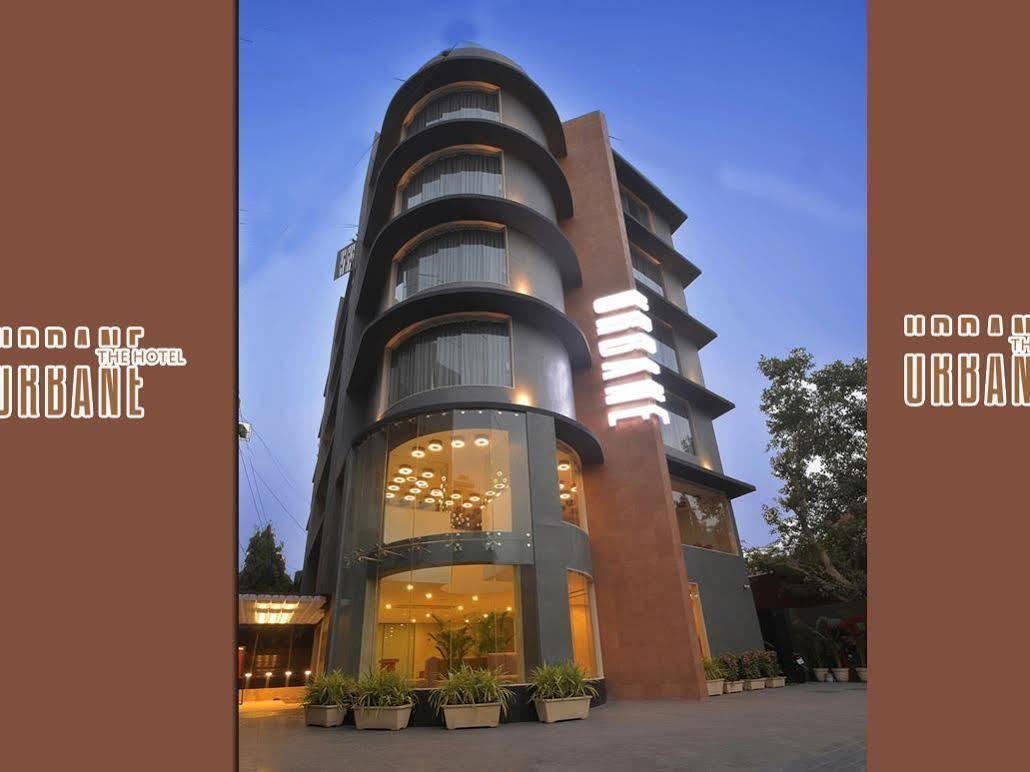 Urbane The Hotel Ahmedabad Exterior foto